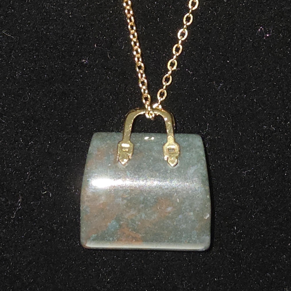 NWOT Indian Agate and Gold Handbag Shape Pendant Necklace